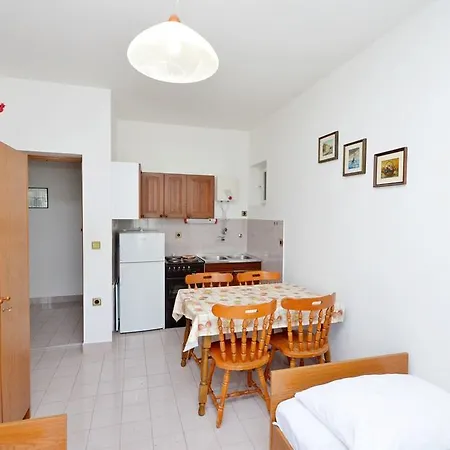 Apartments Vila Punta * Jadrtovac