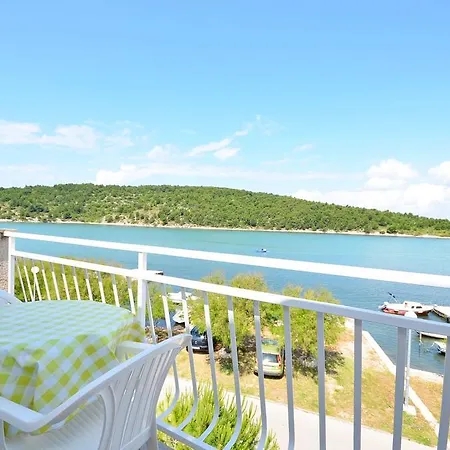 Apartments Vila Punta * Jadrtovac